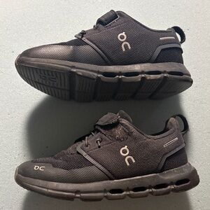 On Kids' Black Cloud Sneaker - Lightweight Comfort